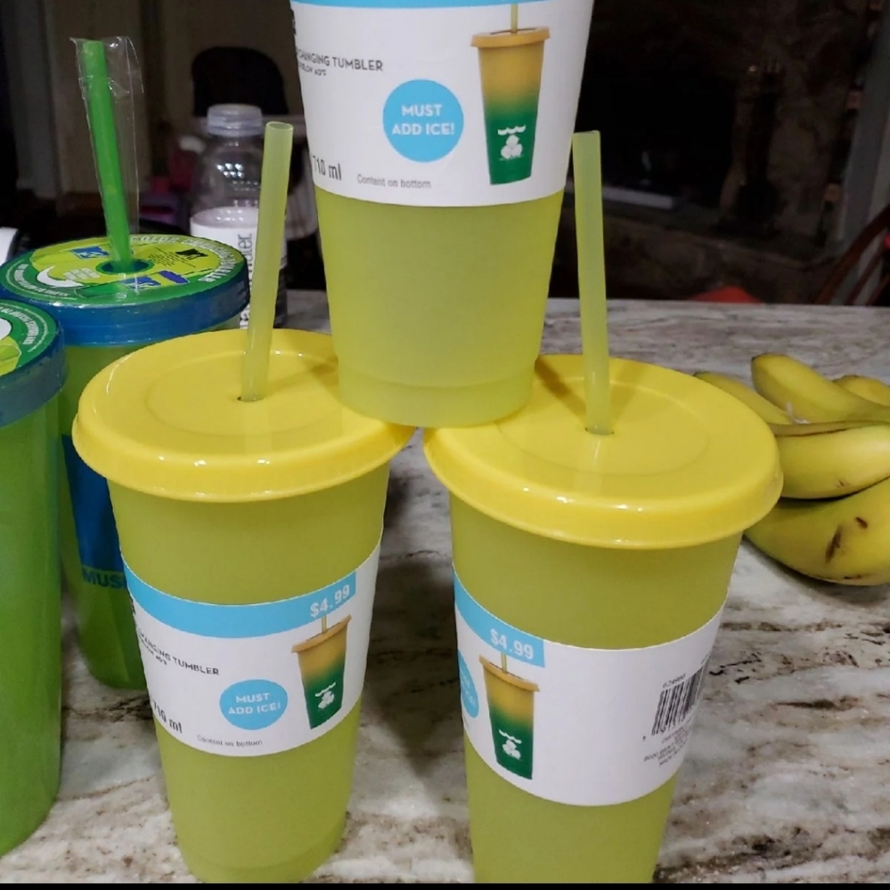 Color changing cups